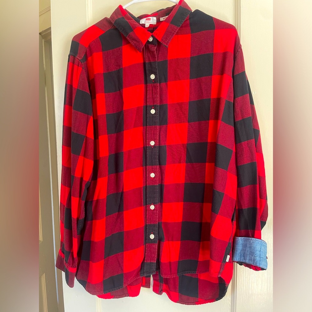 Levi’s Boyfriend Fit Red Plaid Button Up Shirt XL